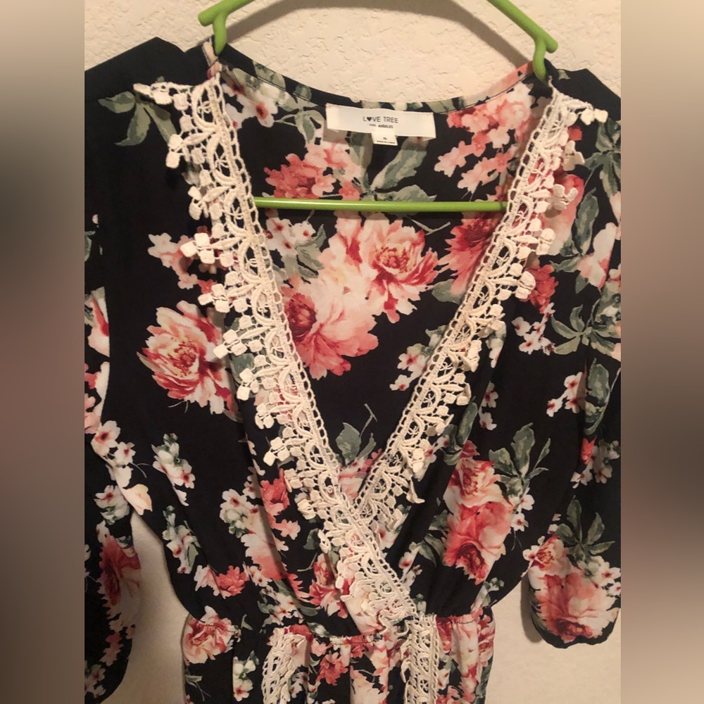 Love Tree floral and lace Romper  size small
